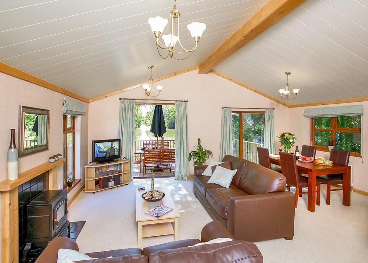 Upton Lakes Lodges Cullompton Bagian luar foto