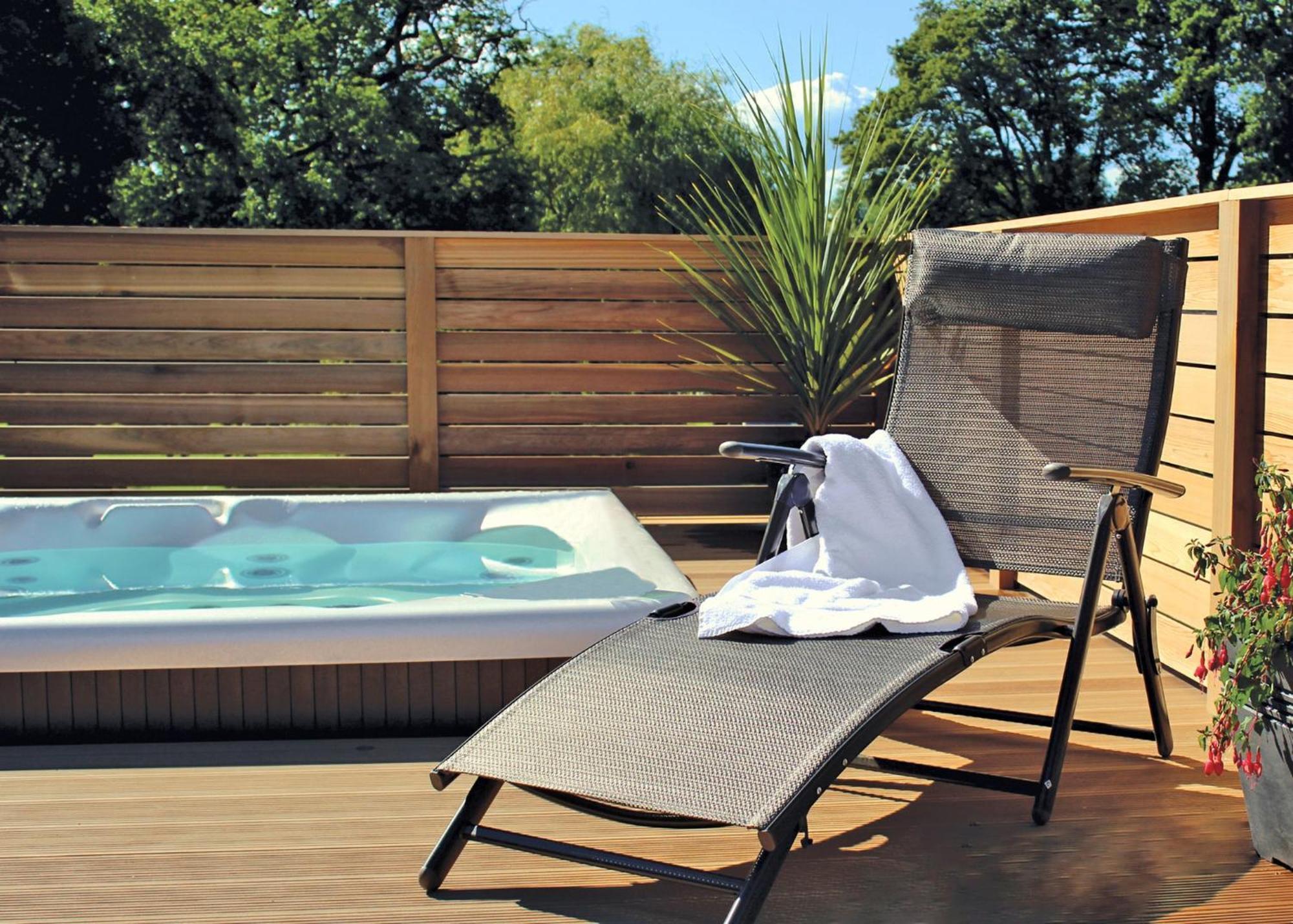 Upton Lakes Lodges Cullompton Bagian luar foto
